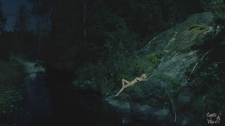 Kirsten Dunst nude scene in Melancholia