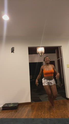 Braless Ebony Jiggling clip