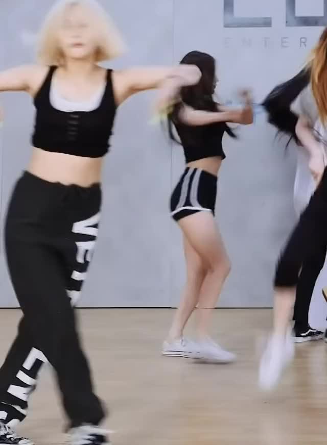 (G)I-DLE - Miyeon 'Uh-Oh' (Choreography Practice)