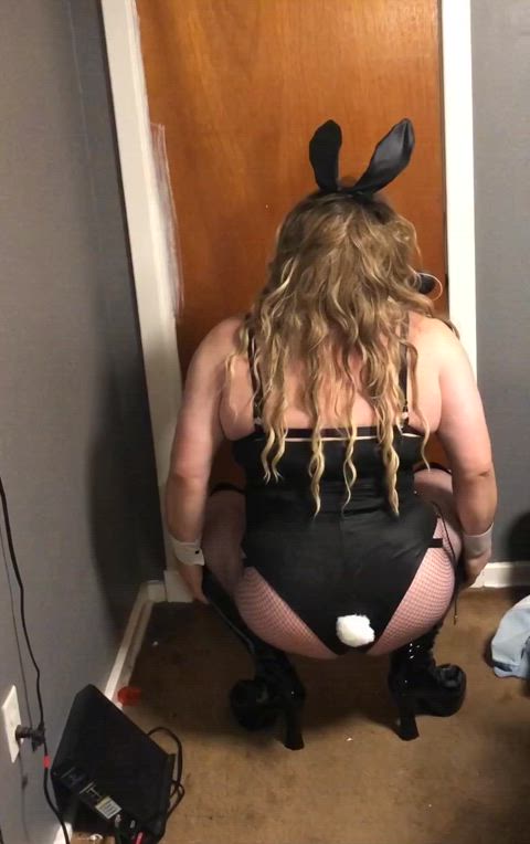 High and horny bunny looking to be used kik bambijess1