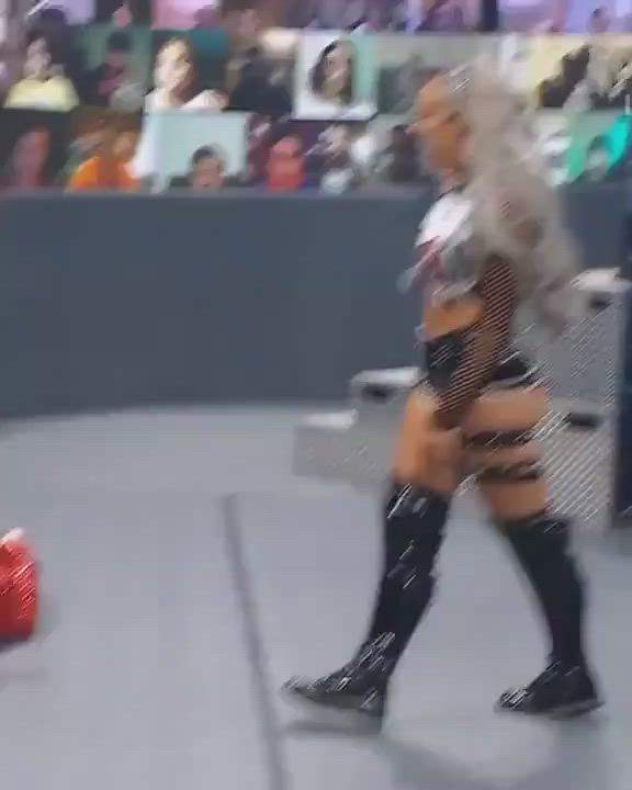 Liv Booty Rocks