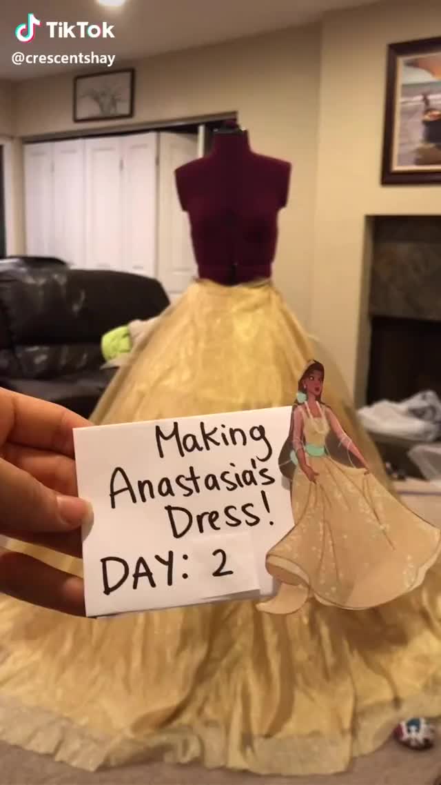 day 2: sewing the skirt! #anastasia #anastasiacosplay #cosplay #tutorial #diy #progress