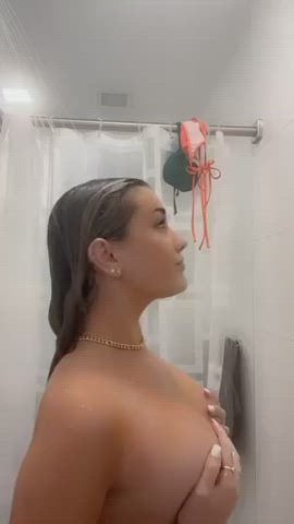 huge tits shower white girl clip