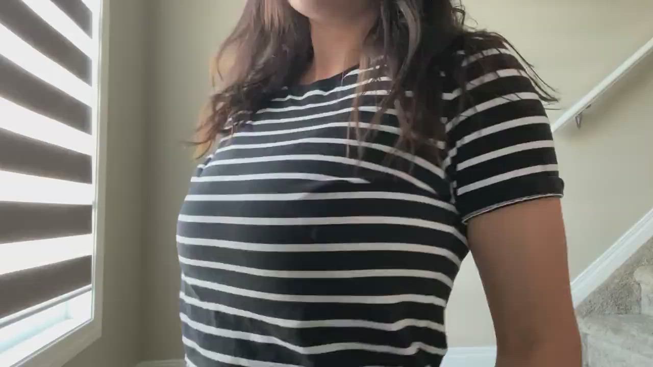 Amateur Big Tits Huge Tits Solo Strip Titty Drop clip