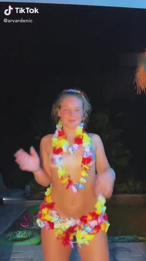 Hawaiian TikTok Thot