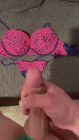Cumming on wifey’s bra and panty set