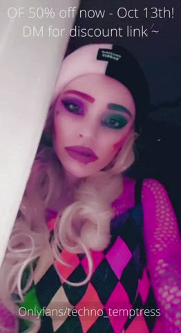 amateur barely legal blonde college cosplay harley quinn onlyfans petite skinny clip