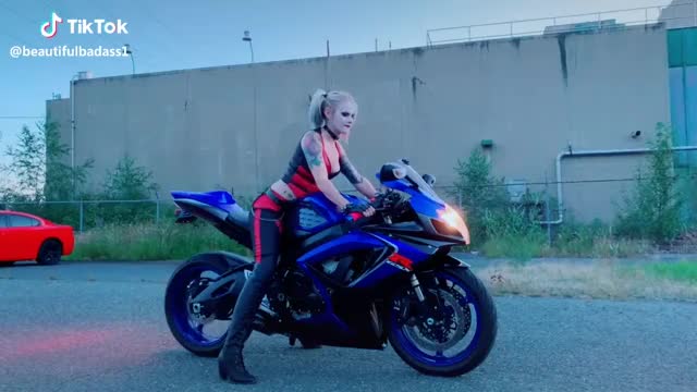 New tires this week.. so had to burn up the old ones for photoshoot   #harleyquinn