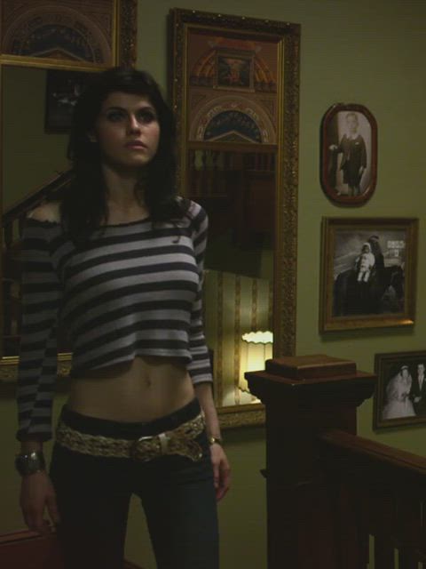 alexandra daddario beautiful belly button brunette celebrity movie pale pretty white