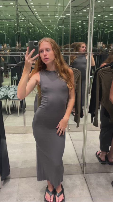 A little try-on session with this cute dress