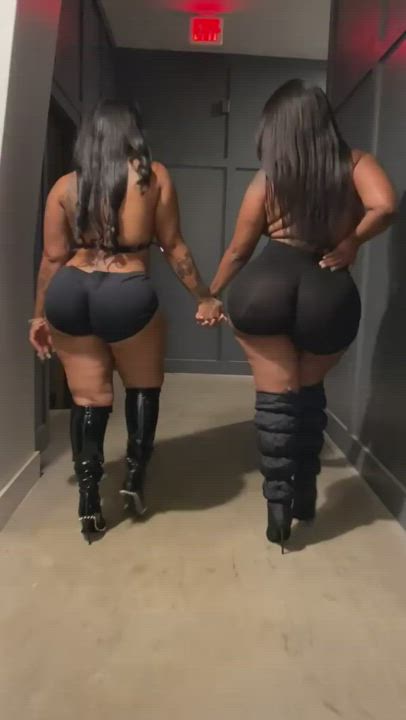 Two of the fattest asses on iG ?how the hell you suppose to choose?!?!? ??????‍♂️?