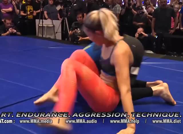 Paige VanZant clip