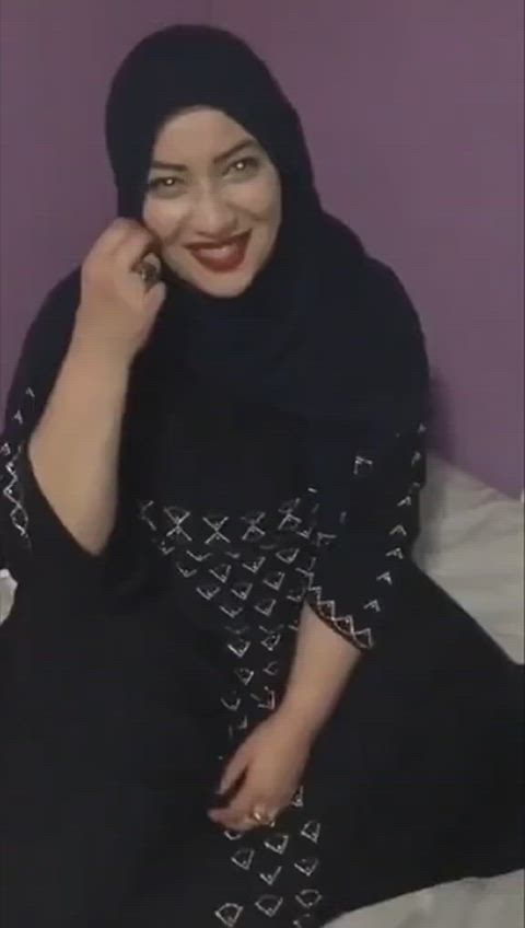 blowjob hijab smile clip