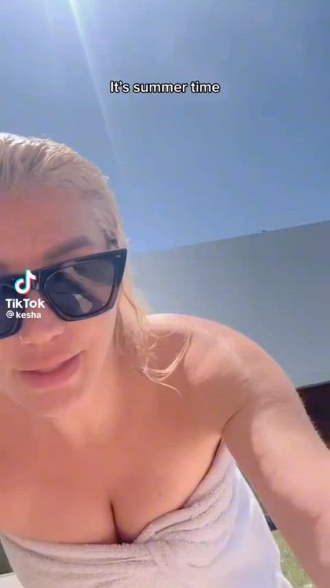 american blonde cute clip