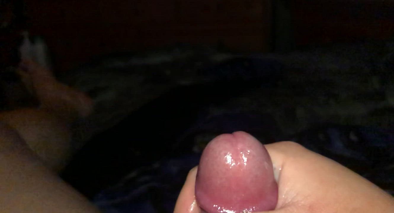 Caught this ridiculous cumshot in slow motion.