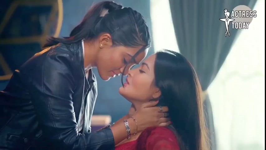 Riya Sen and Amika Shail in Bekaaboo Season 3