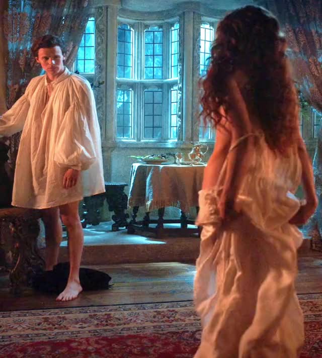 Charlotte Hope completely naked in 'The Spanish Princess' S2E3 [ASS]