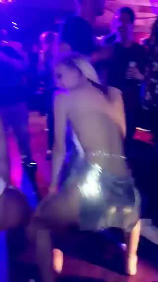 Dancing clip