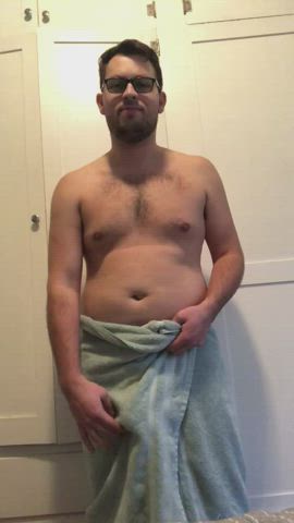 Wanna see what’s underneath my towel?