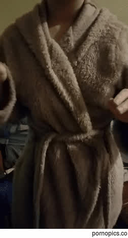 Big Tits MILF Robe clip