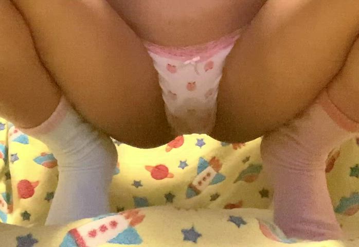 I really have to pee😭 tinkled a little in my panties already🥺 [f19]