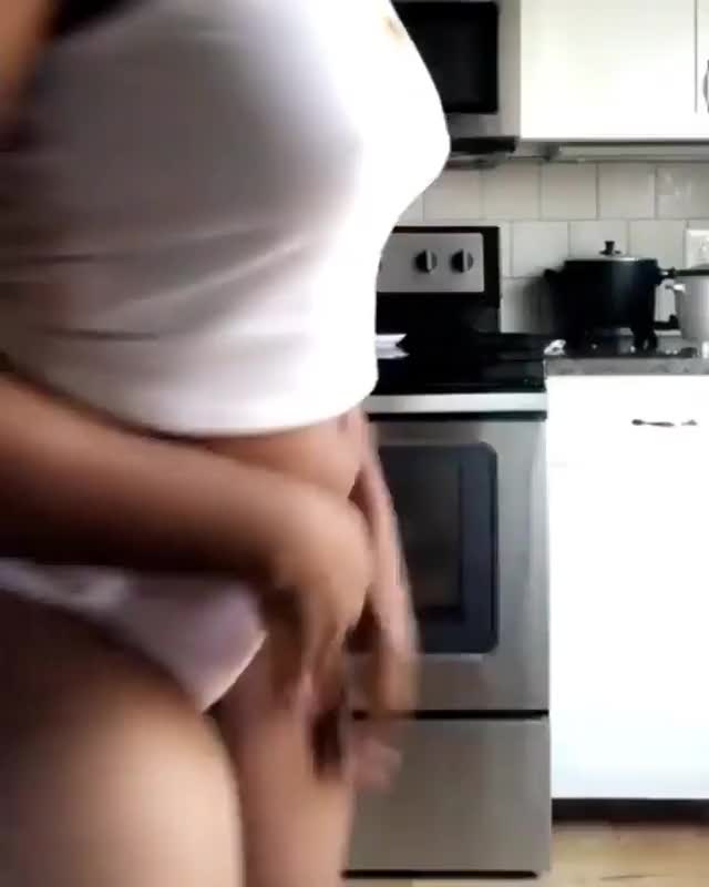 Twerking clip