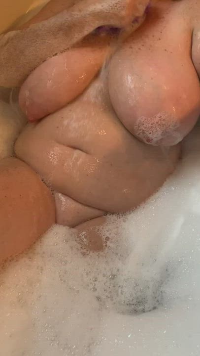 Enjoying my bubble bath!! [F55]