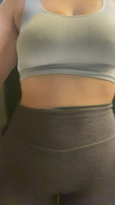 Sweat through my entire thong during my workout 🥵