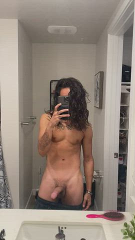 Looking for a jerk off buddy, any volunteers?