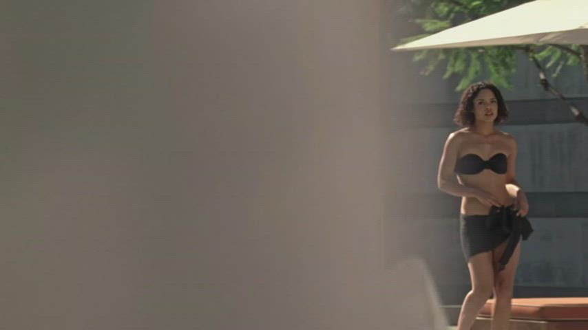 Tessa Thompson in Westworld S01E06 (non-nude)