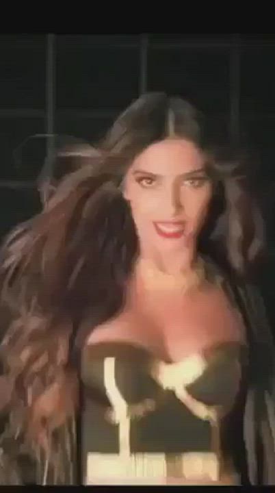 Bollywood Boobs Jiggling clip