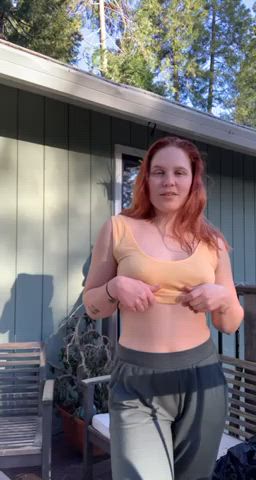 neighbor outdoor perky tits titty drop underboob clip