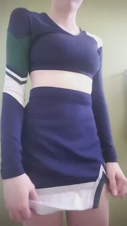 18 Years Old Big Tits Cheerleader Pale Skirt Undressing White Girl clip