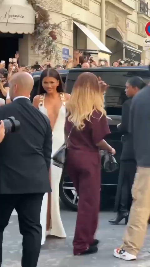 celebrity dress zendaya clip