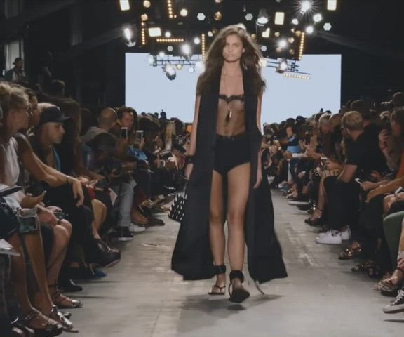 Taylor Hill clip