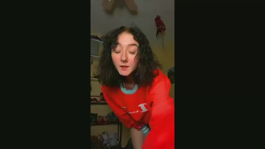 booty dancing girls pretty sensual sex smile teen tiktok tits clip