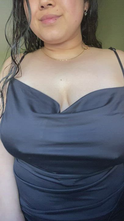 Sending sexy vibes with your daily dose of natural titties 😘💕