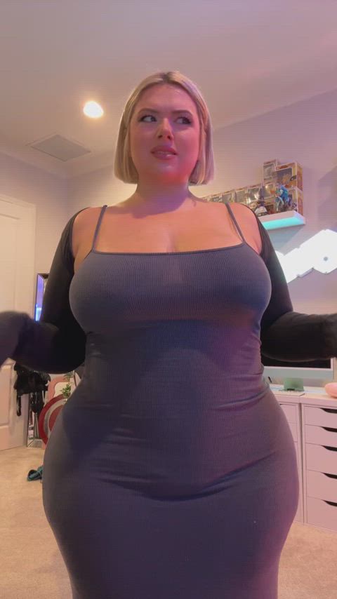 bbw braless non-nude chubby-girls clip