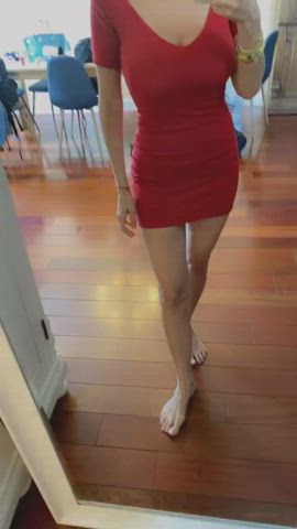 Tight red dress in mirror