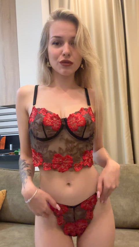 20 years old blonde onlyfans sissy tits amateur-girls legal-teens tik-tok clip