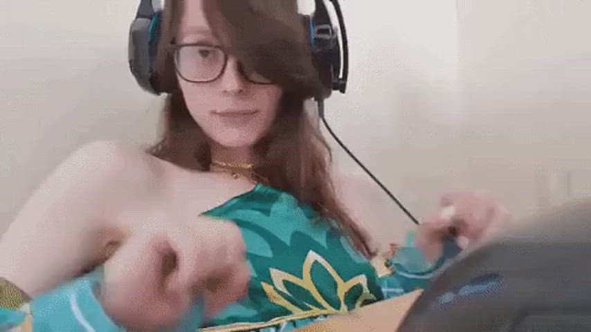 camgirl cosplay glasses nerd small tits titty drop trans webcam clip