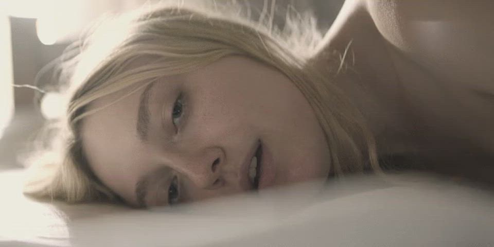 celebrity dakota fanning elle fanning clip