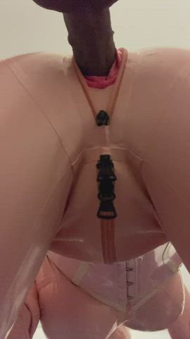 Fucked by a machine in my pink, latex catsuit. Who’s cumming next? 💝