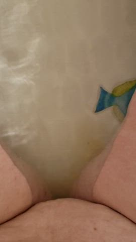 bbw bathtub pissing clip