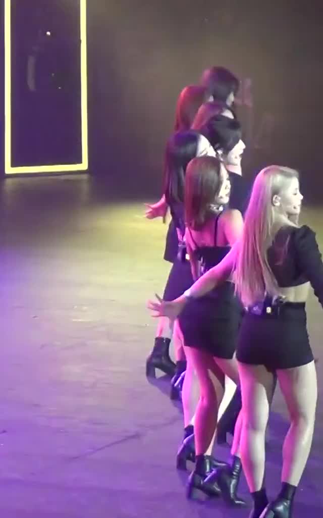 190831 K-Content EXPO Russia 2019 - CLC going for that rubel 1a)