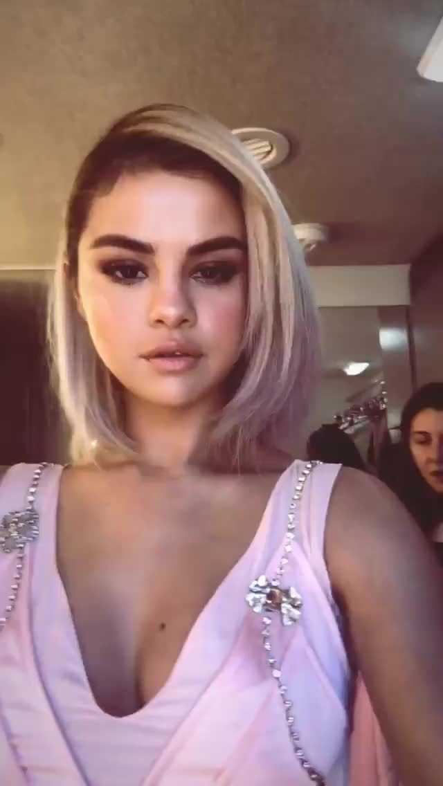 Selena Gomez clip