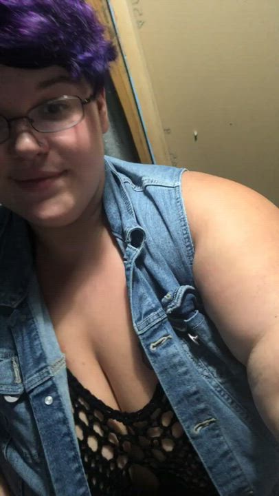I made this new top and decided to wear it to the bar. I hope you enjoy it too ?
