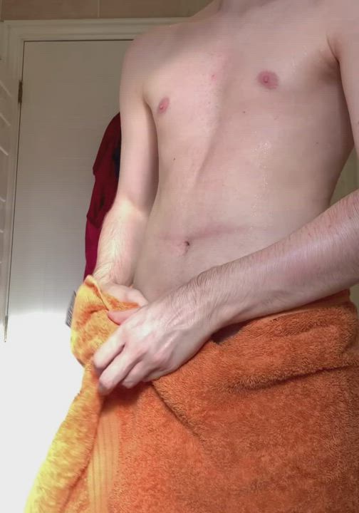 19[m] - Fresh out the shower, I hope you enjoy the view again!