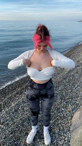 walking my big boobs on the beach