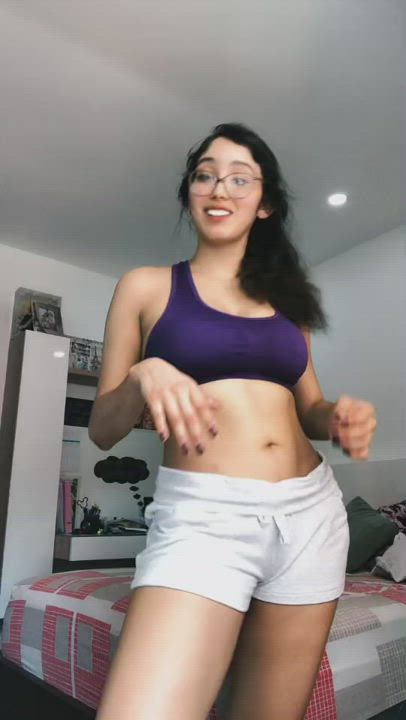 Dancing Glasses Latina clip